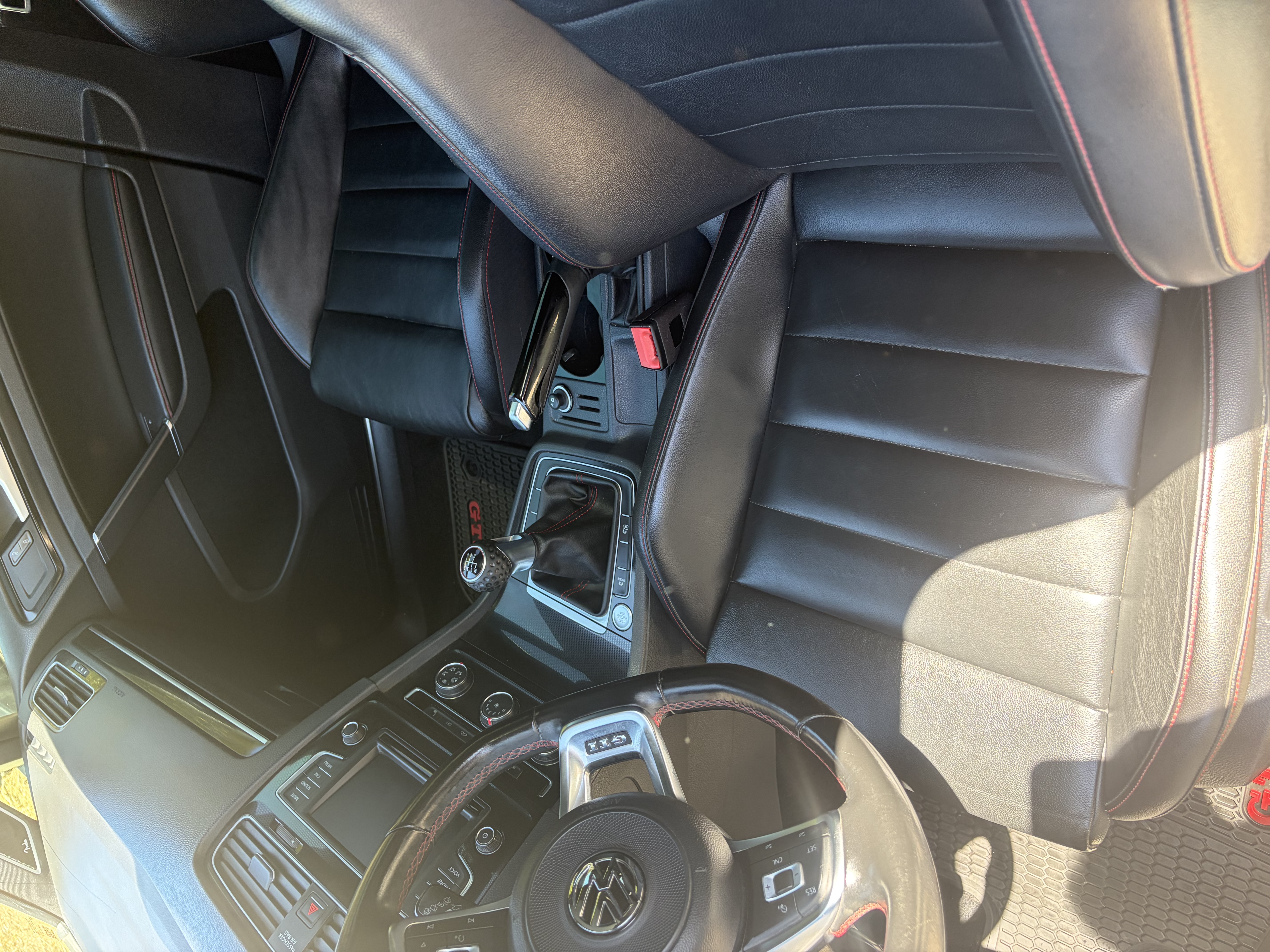 Used 2017 Volkswagen GTI Sport FWD image 10