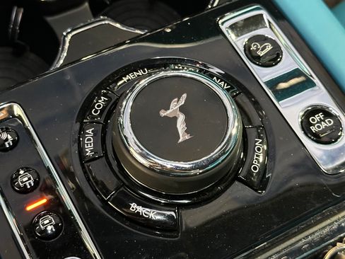 Used 2022 Rolls-Royce Cullinan w/ Dark Exterior Package image 16