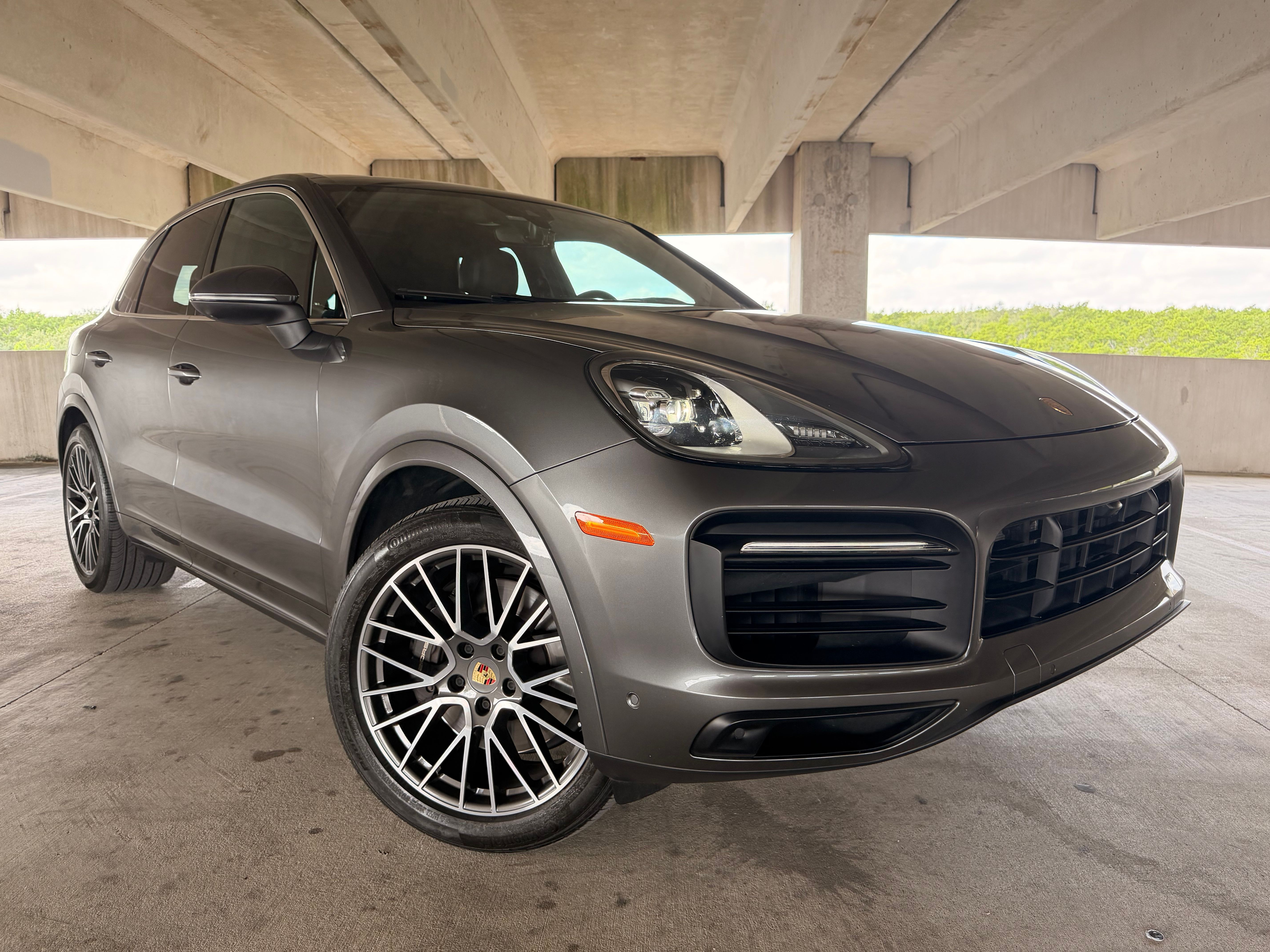 Used 2022 Porsche Cayenne AWD/4WD image 12