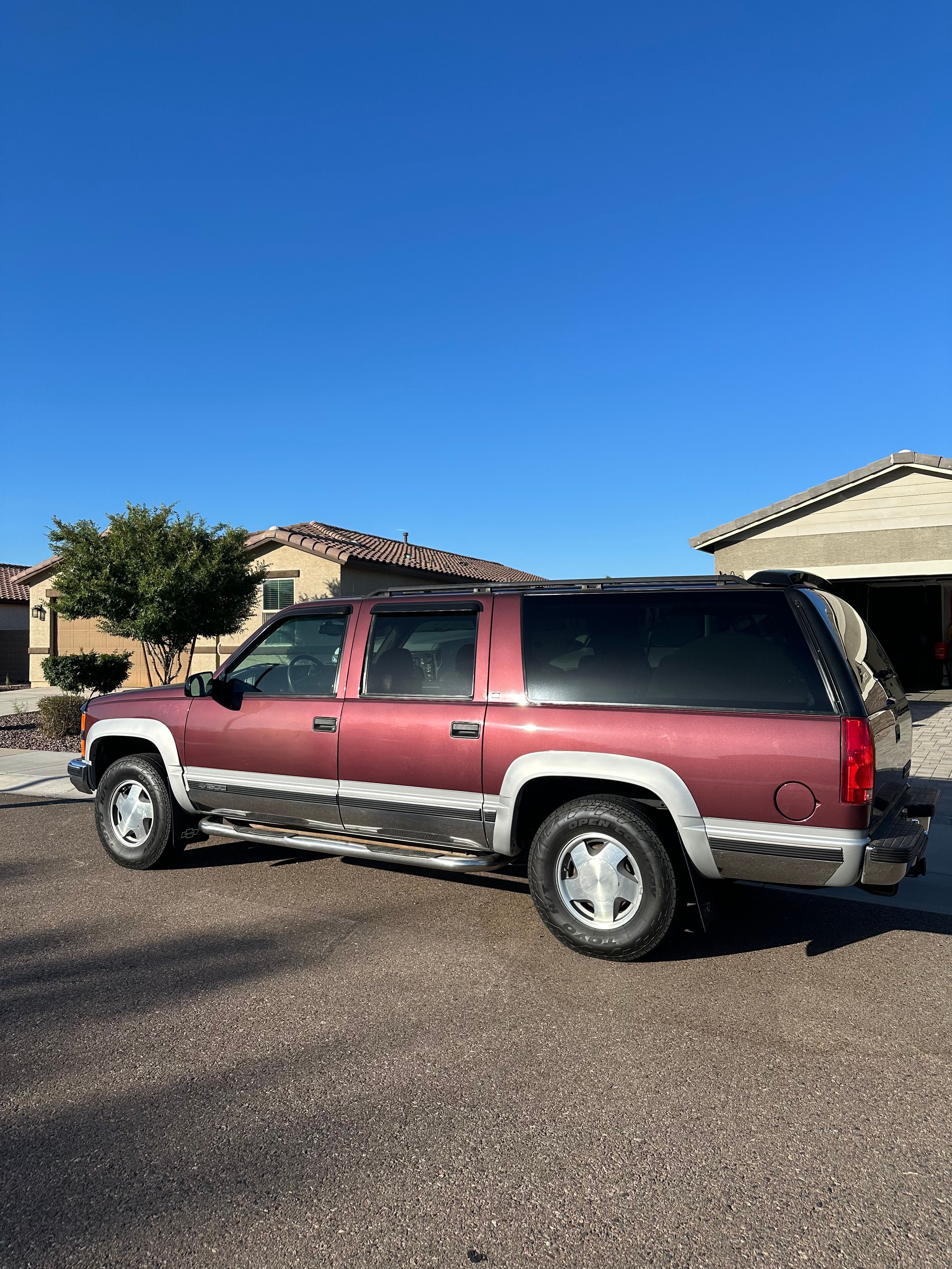 Used 1997 Chevrolet Suburban 4WD w/ Preferred Equipment Group 2 image 4