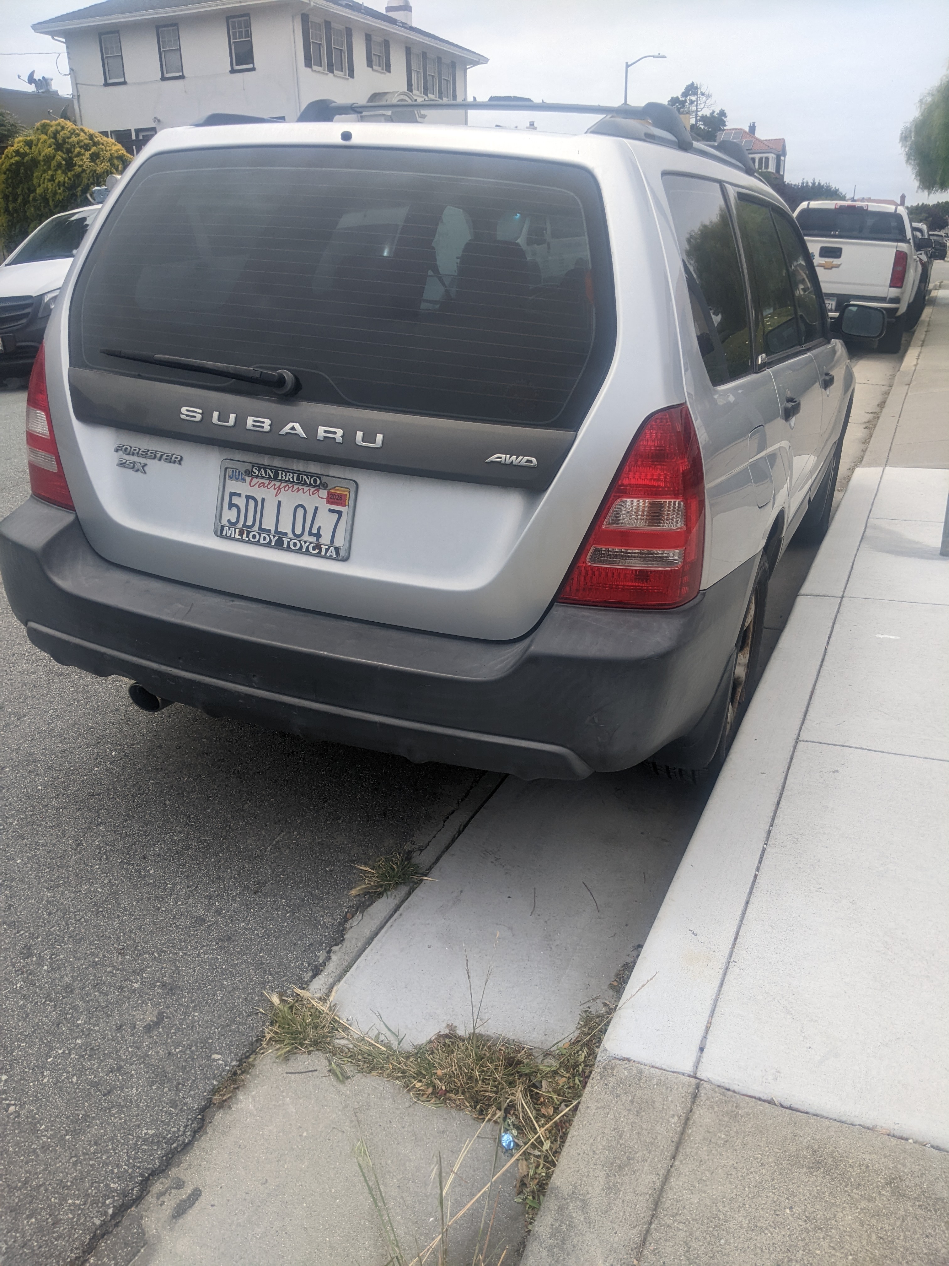 Used 2004 Subaru Forester 2.5X AWD/4WD image 2