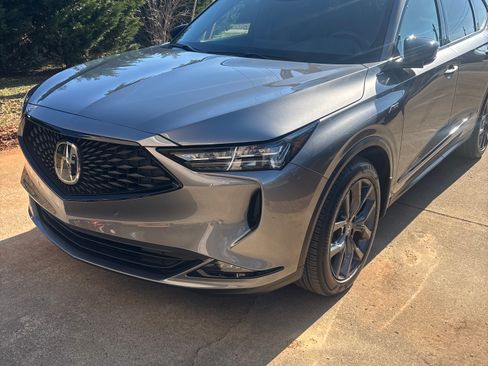 Used 2023 Acura MDX A-Spec image 2