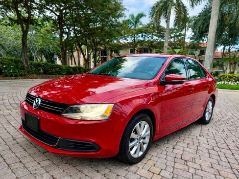 Used 2013 Volkswagen Jetta SE image 4