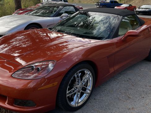 Used 2005 Chevrolet Corvette Convertible w/ Preferred Equipment Group RWD image 11