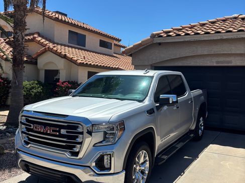 Used 2022 GMC Sierra 1500 SLT w/ SLT Premium Package AWD/4WD image 1