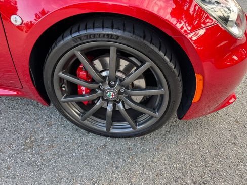 Used 2018 Alfa Romeo 4C Coupe w/ Coupe Track Package 2 image 31