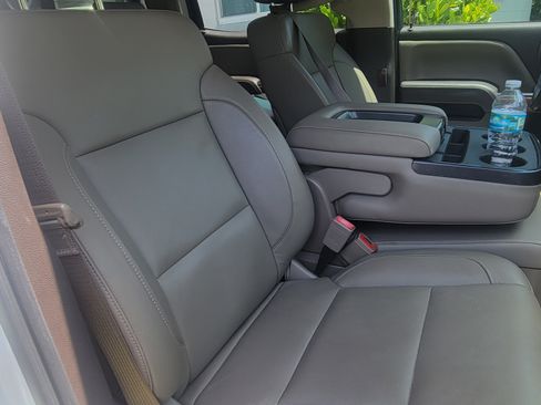 Used 2015 GMC Sierra 2500 SLT w/ Suspension Package, Off-Road image 5