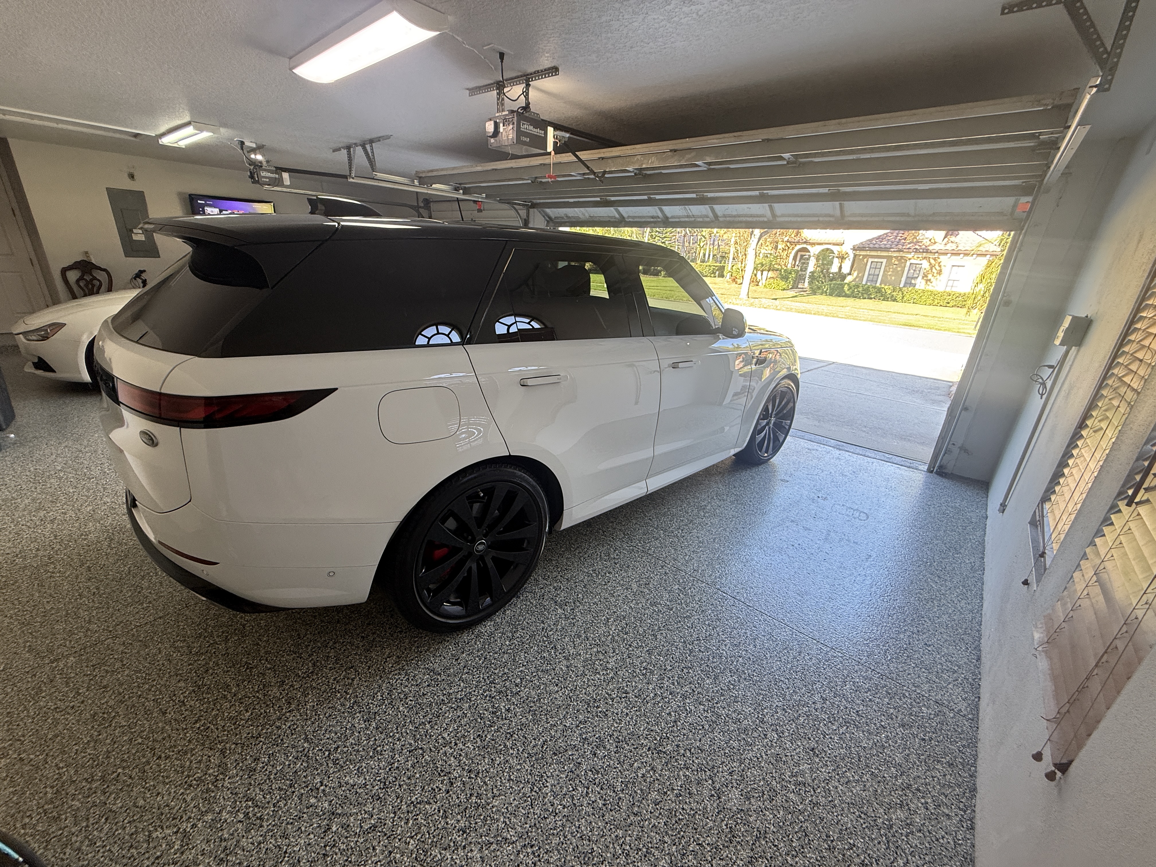 Used 2023 Land Rover Range Rover Sport SE Dynamic AWD/4WD image 5