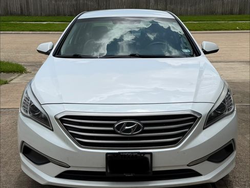 Used 2017 Hyundai Sonata SE FWD image 1