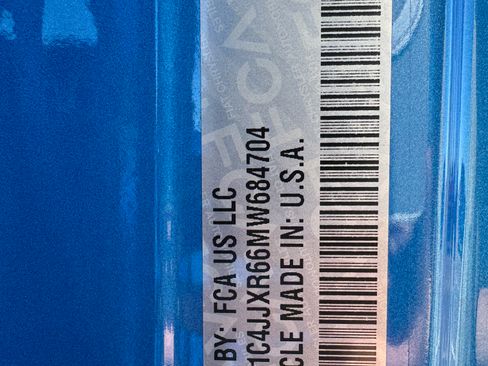 Used 2021 Jeep Wrangler Unlimited Rubicon 4xe w/ Dual Top Group image 22