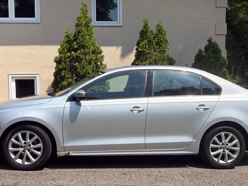 Used 2012 Volkswagen Jetta SE FWD image 1