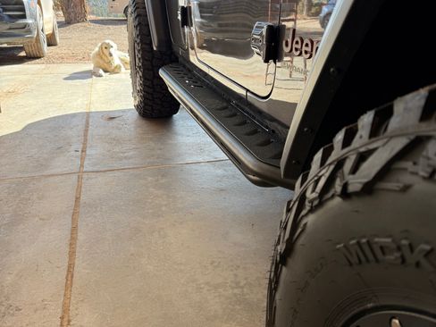 Used 2024 Jeep Wrangler Unlimited Rubicon w/ Safety Group image 10