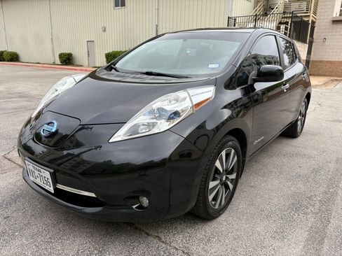 Used 2016 Nissan Leaf SL w/ Premium Package image 5