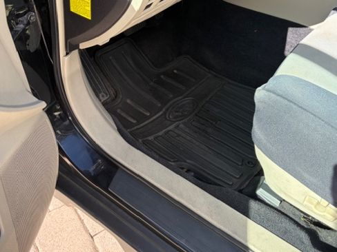 Used 2010 Subaru Outback 2.5i Premium image 25