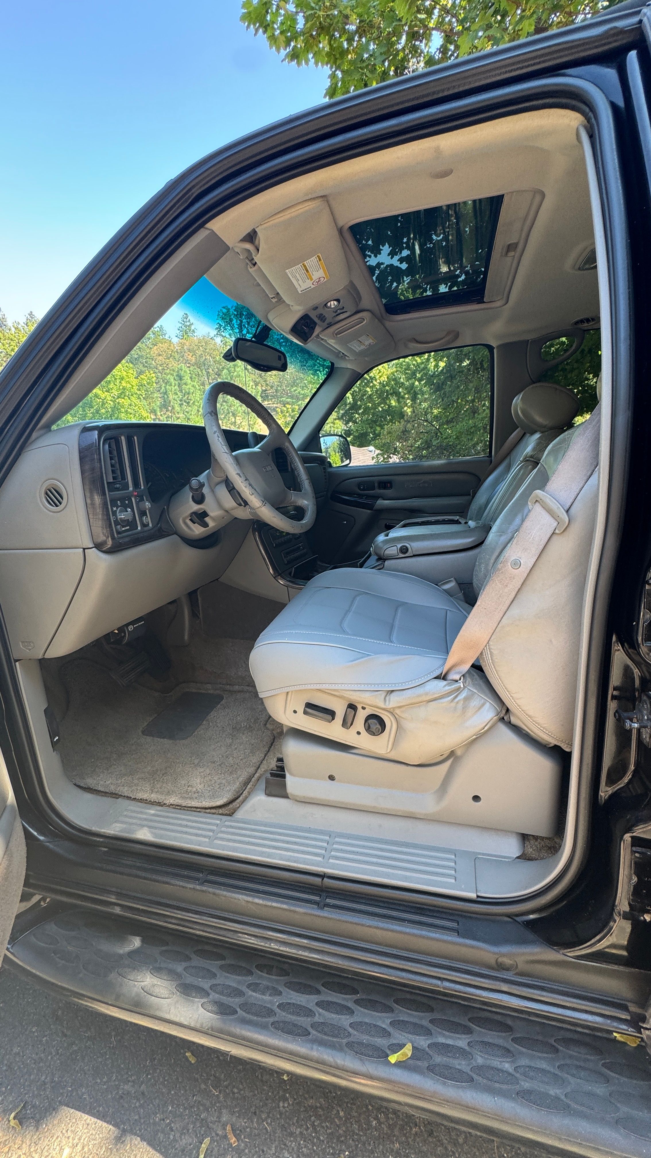 Used 2001 GMC Yukon XL Denali AWD/4WD image 6