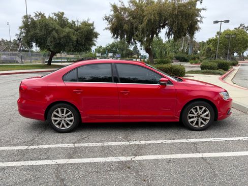 Used 2014 Volkswagen Jetta SE FWD image 4