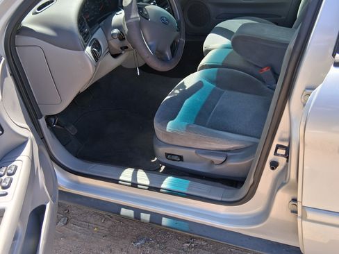 Used 2001 Ford Taurus SES image 8