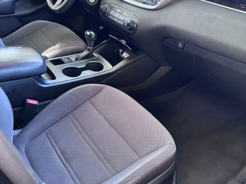 Used 2016 Kia Sorento AWD image 5