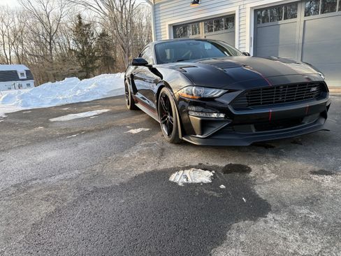 Used 2018 Ford Mustang GT Premium w/ Equipment Group 401A image 16