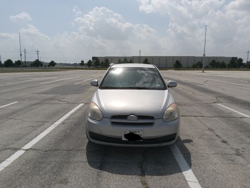 Used 2011 Hyundai Accent GS w/ Premium Pkg 3 FWD image 4