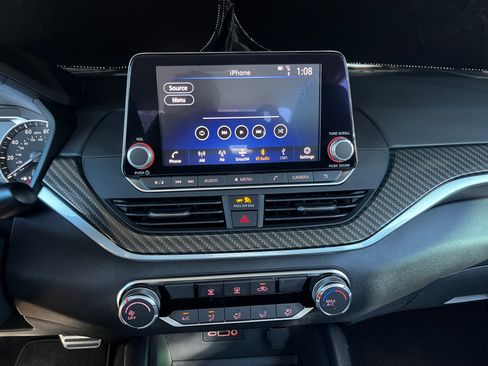 Used 2025 Nissan Altima 2.5 SV image 11