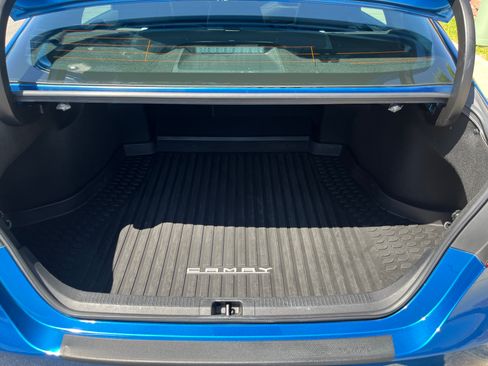 Used 2020 Toyota Camry XSE image 10