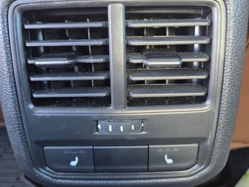 Used 2020 Volkswagen Passat 2.0T SEL image 25