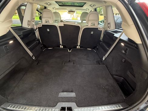 Used 2021 Volvo XC90 T5 Momentum w/ Climate Package FWD image 19