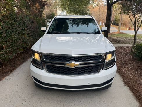 Used 2016 Chevrolet Suburban LT image 4