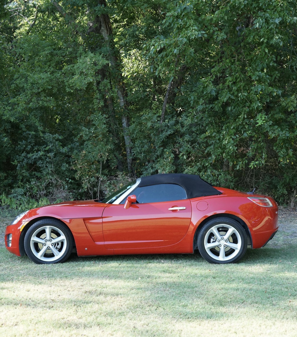 Used 2009 Saturn Sky w/ Premium Trim Package RWD image 2