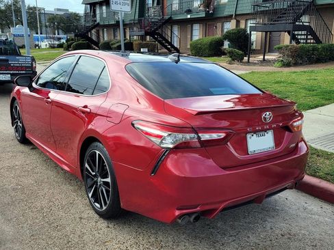 Used 2019 Toyota Camry XSE image 11
