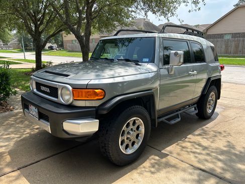 Used 2012 Toyota FJ Cruiser 4WD w/ Convenience Pkg image 4