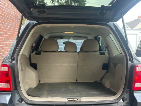 Used 2011 Ford Escape XLT image 6