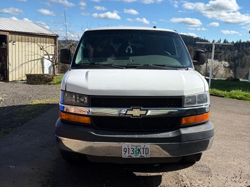 Used 2015 Chevrolet Express 2500 LT w/ LT Preferred Equipment Group image 1