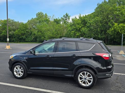 Used 2018 Ford Escape SE w/ SE Sync 3 Package FWD image 6