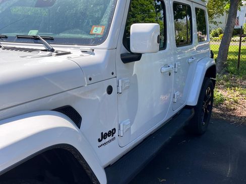 Used 2021 Jeep Wrangler Unlimited Sahara image 6