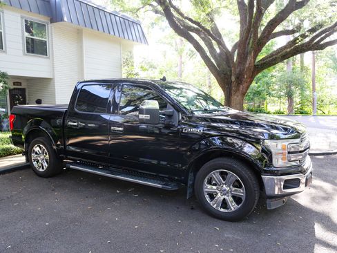 Used 2018 Ford F150 Lariat w/ Equipment Group 502A Luxury RWD image 2