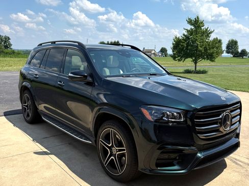 Used 2024 Mercedes-Benz GLS 450 4MATIC image 1