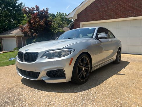 Used 2016 BMW M235i Coupe RWD image 2