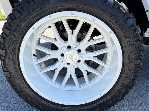 Used 2021 Jeep Wrangler Unlimited Sahara AWD/4WD image 6