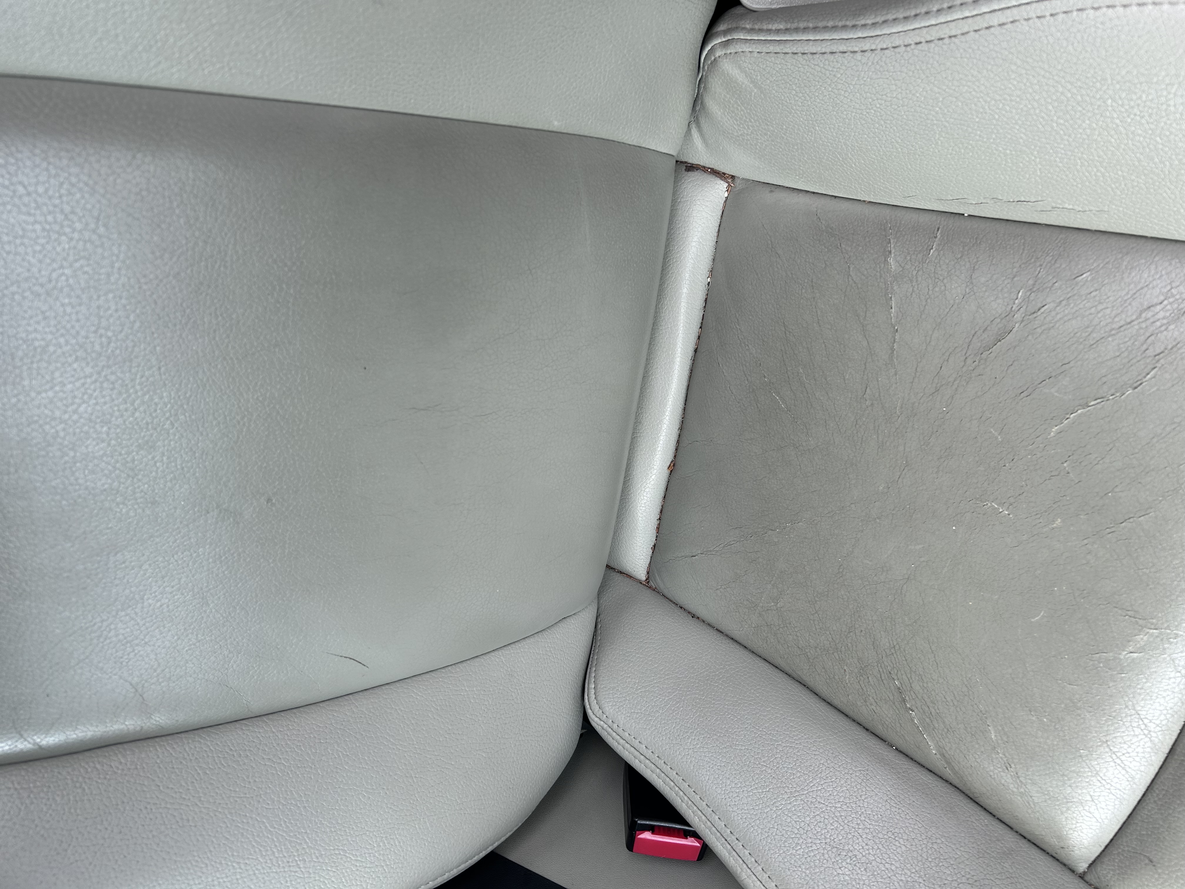 Used 2008 Saab 9-3 2.0T w/ Moonroof Package FWD image 9