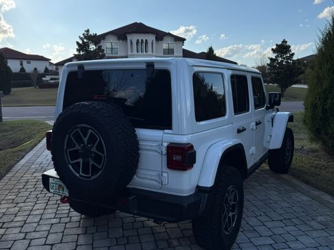 Used 2025 Jeep Wrangler Unlimited Rubicon image 14