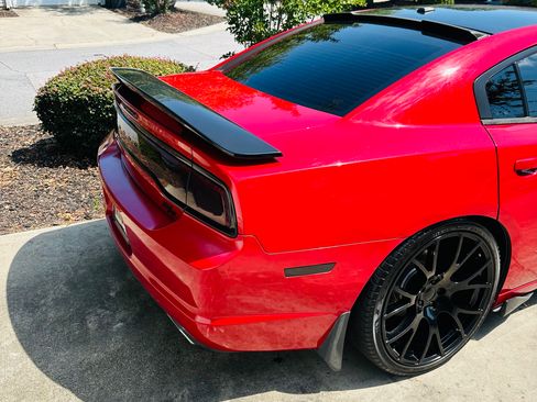 Used 2012 Dodge Charger R/T RWD image 9