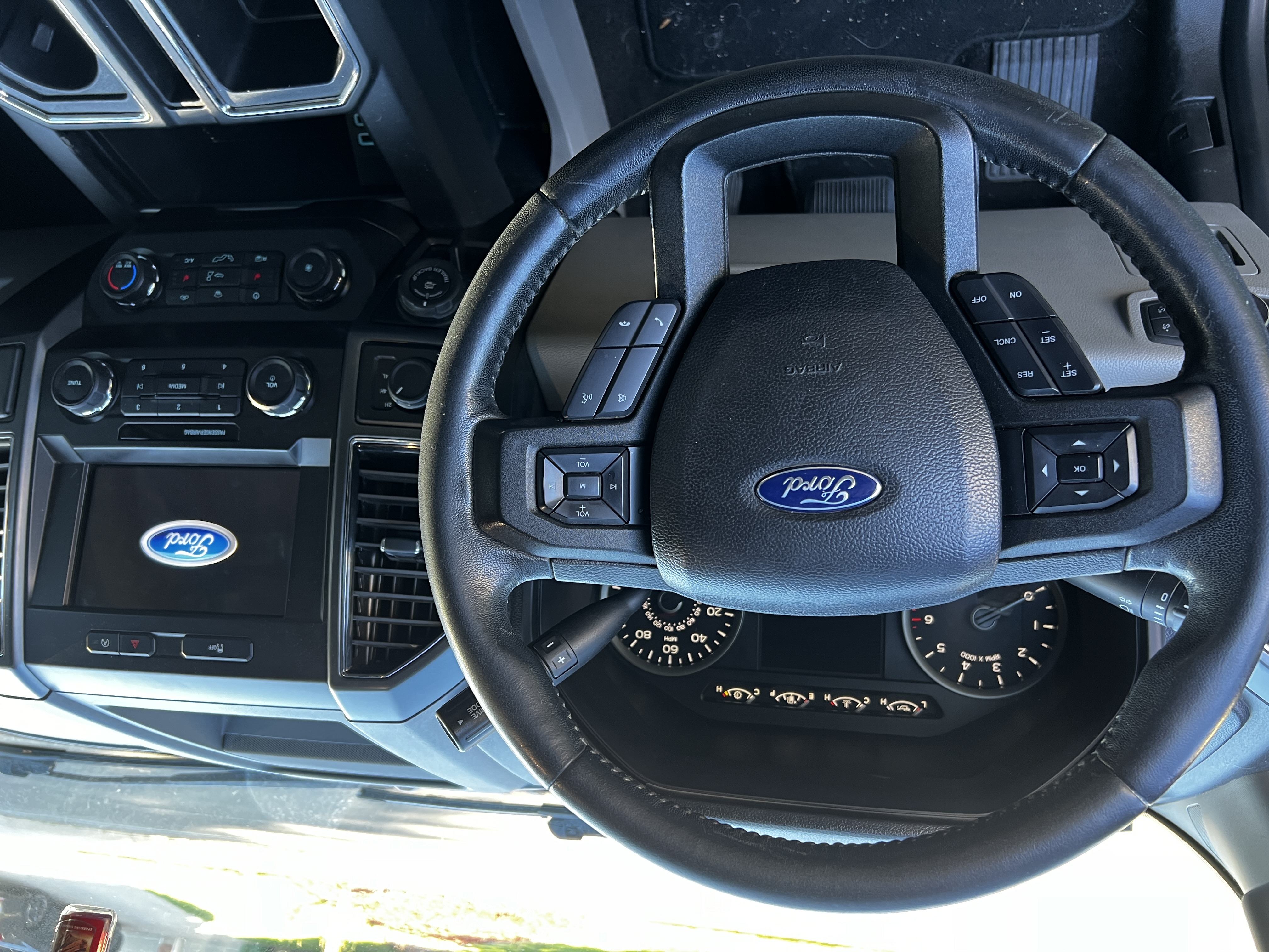 Used 2019 Ford F150 XLT w/ Equipment Group 302A Luxury AWD/4WD image 2