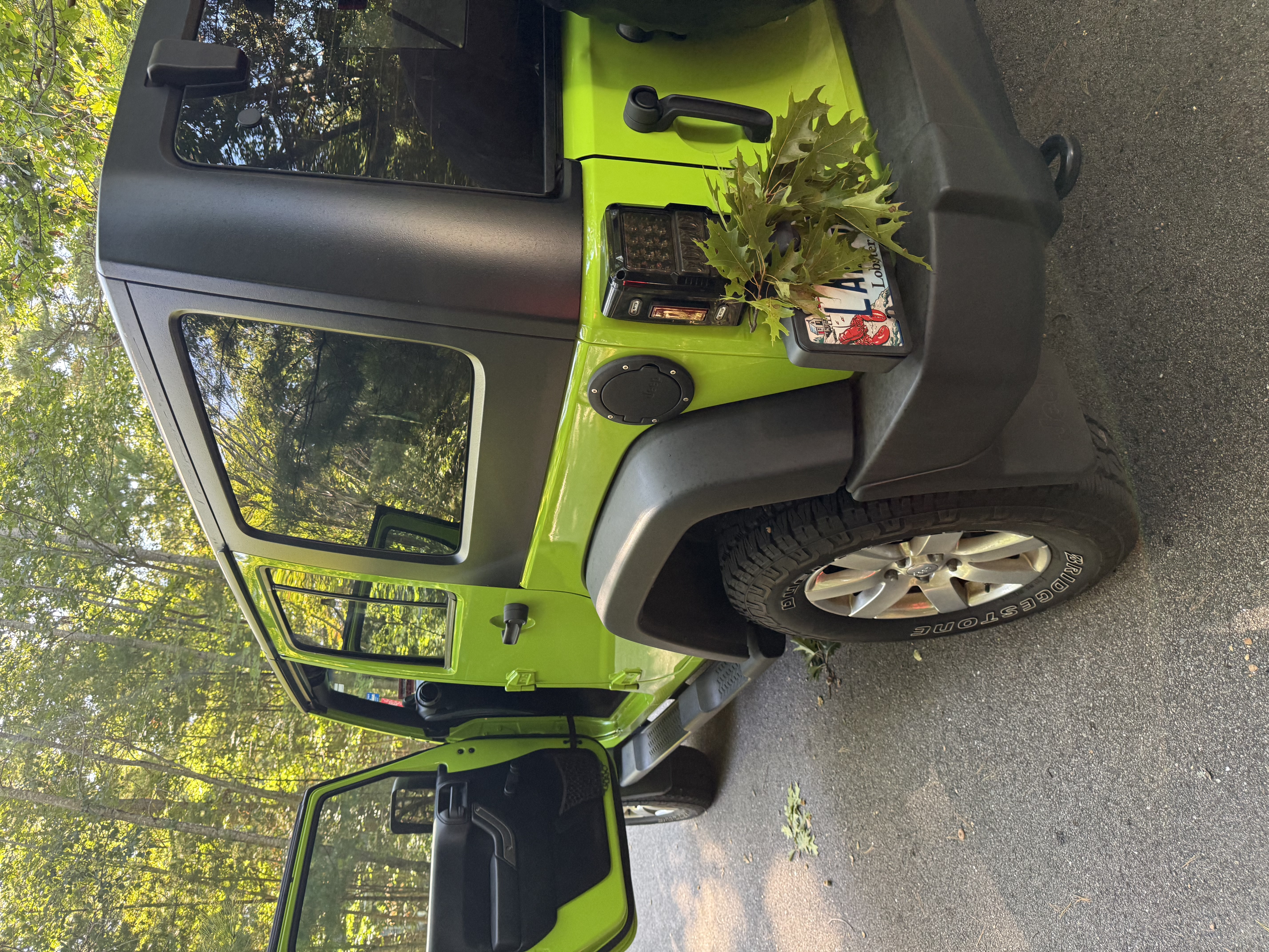 Used 2012 Jeep Wrangler Unlimited Sport w/ Connectivity Group AWD/4WD image 6
