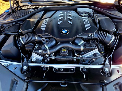 Used 2021 BMW M850i xDrive M850i xDrive Convertible 2D image 11