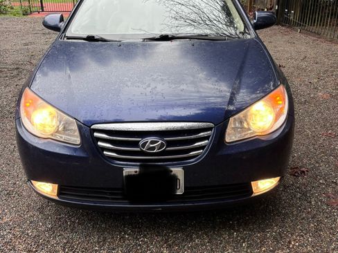 Used 2010 Hyundai Elantra GLS image 1