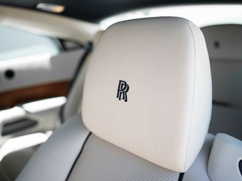 Used 2015 Rolls-Royce Wraith RWD image 22