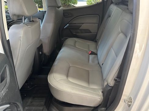 Used 2022 Chevrolet Colorado W/T image 14