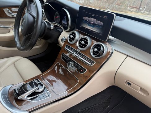 Used 2017 Mercedes-Benz C 300 4MATIC Sedan image 18